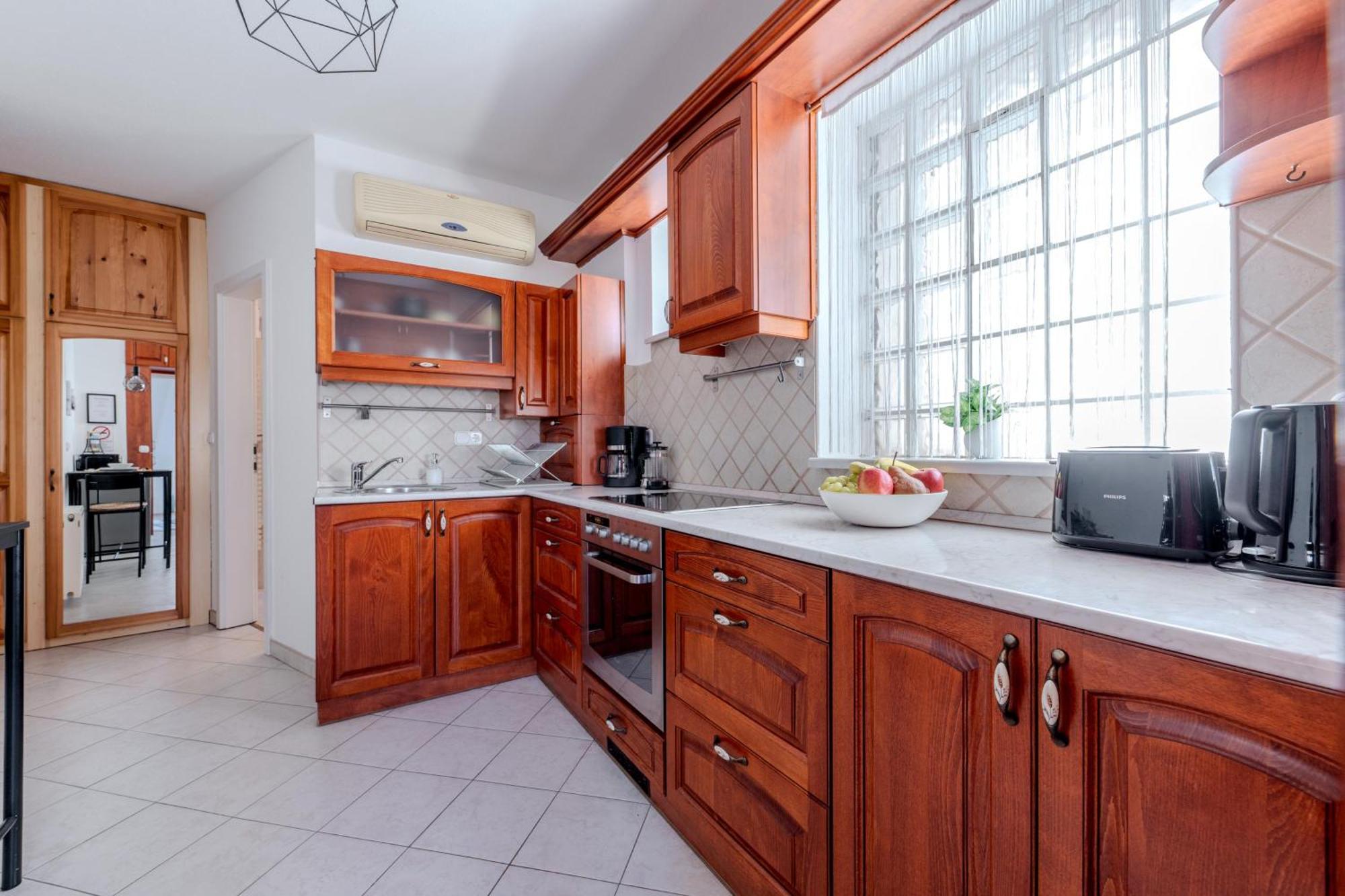 Cozy Flat In The Heart Of Buda Budapest Exteriör bild