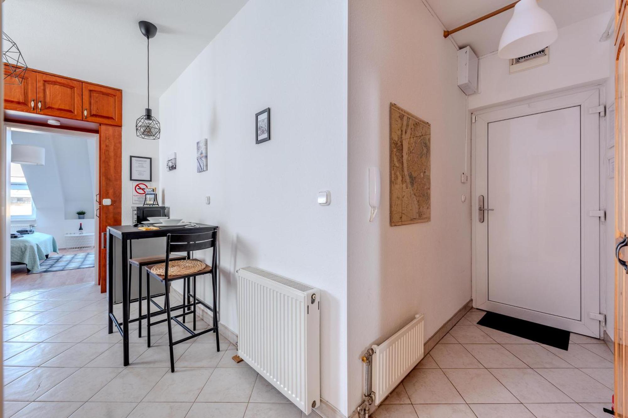 Cozy Flat In The Heart Of Buda Budapest Exteriör bild