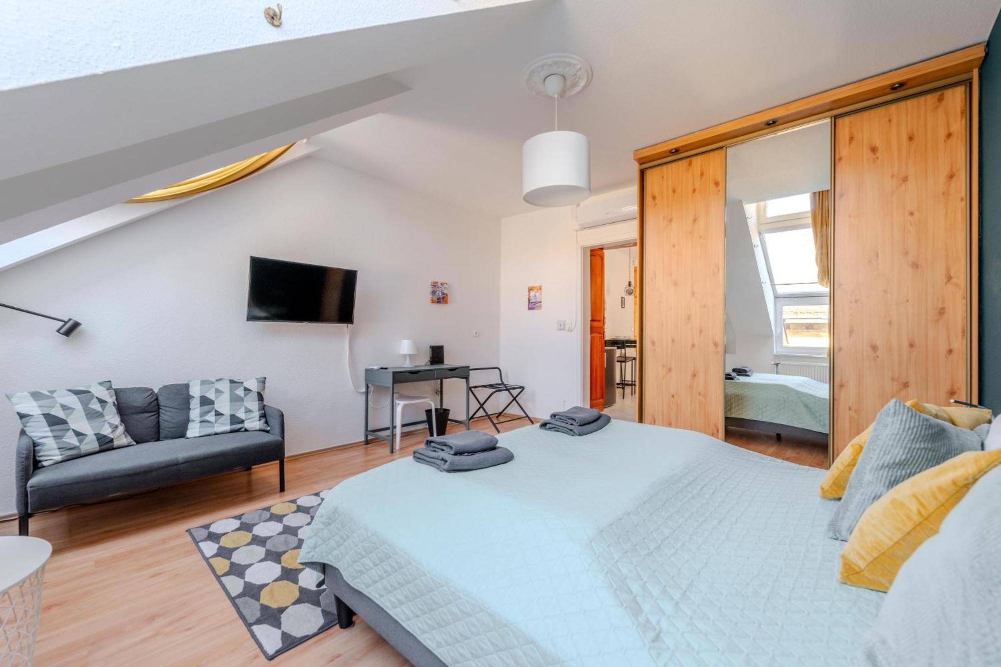 Cozy Flat In The Heart Of Buda Budapest Exteriör bild
